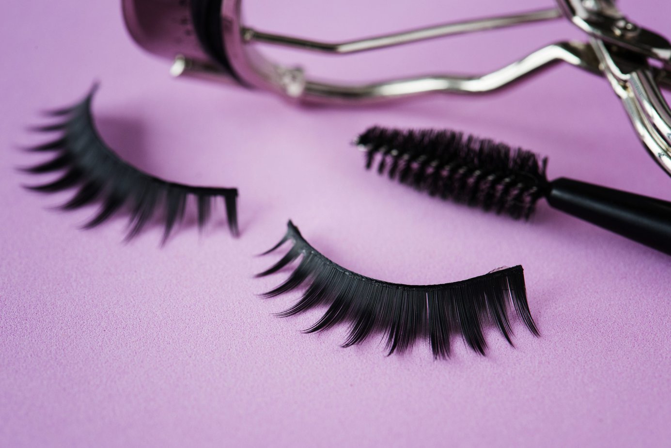 Enhancing Beauty: Must-Have Eyelash Extension Accessories for Your Salon