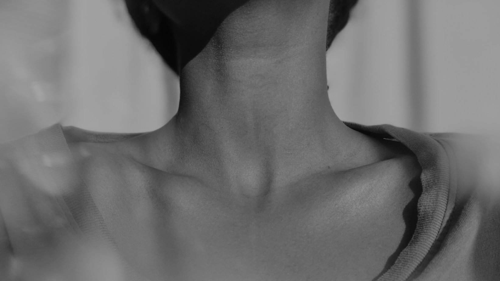 Caring for your neckline: Essential skincare tips and techniques